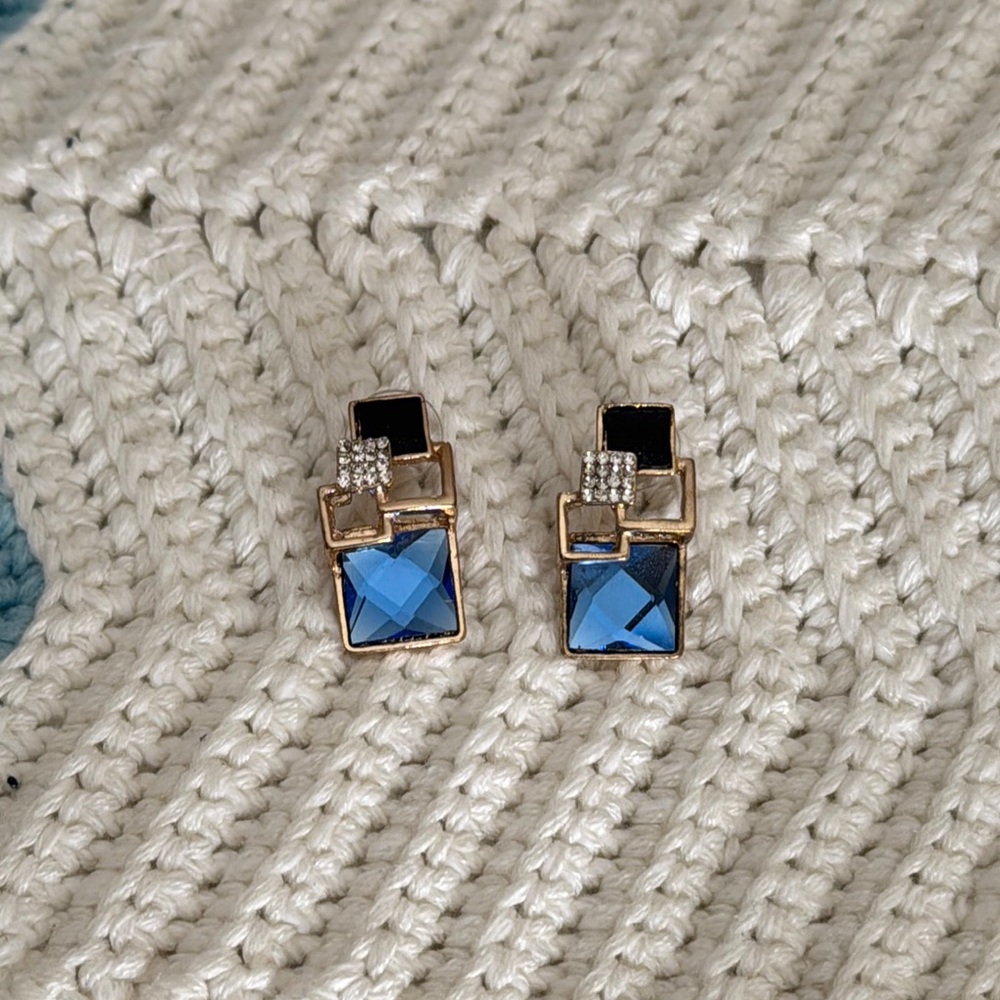 Elegant Blue and Gold Geometric Earrings